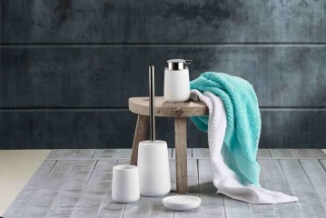 Trendy tinten in de badkamer & in de keuken met het Deense Zone