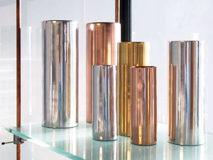 XLBoom stelt Noella voor: aluminium vazen met koper, messing of nikkel jasje